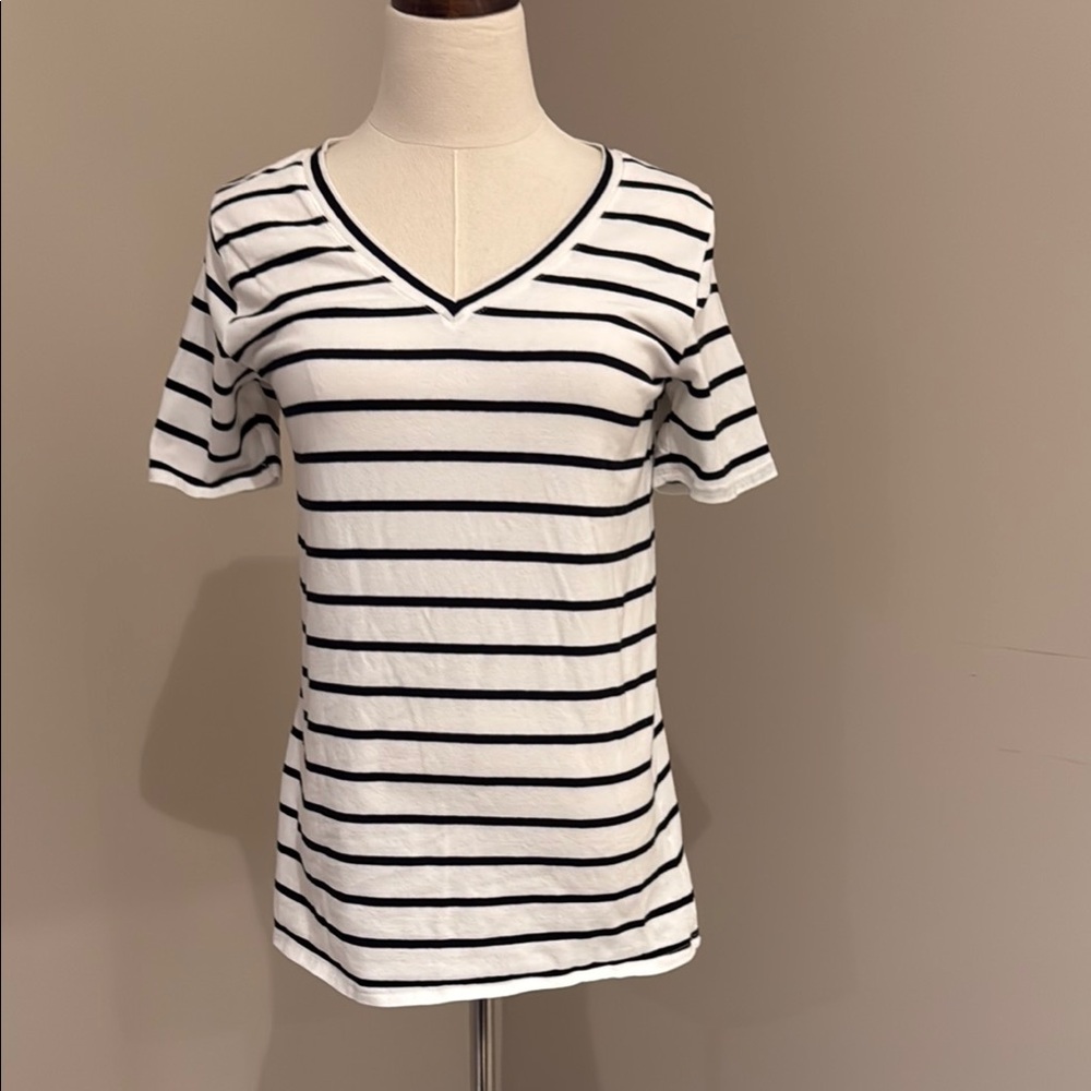 Zenana Black and White Fitted Short Sleeve Tee